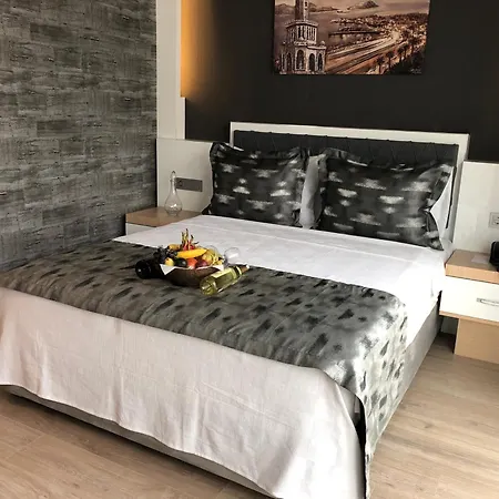 Golden Rose Deluxe