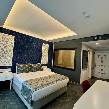 Golden Rose Deluxe Hotel