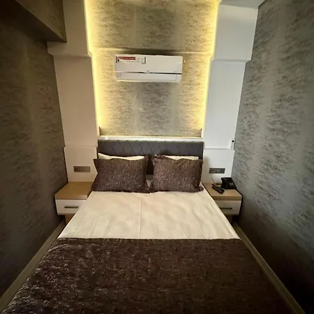 Golden Rose Deluxe מלון מניסה