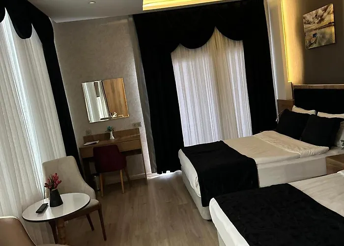 Golden Rose Deluxe Szálloda 3*