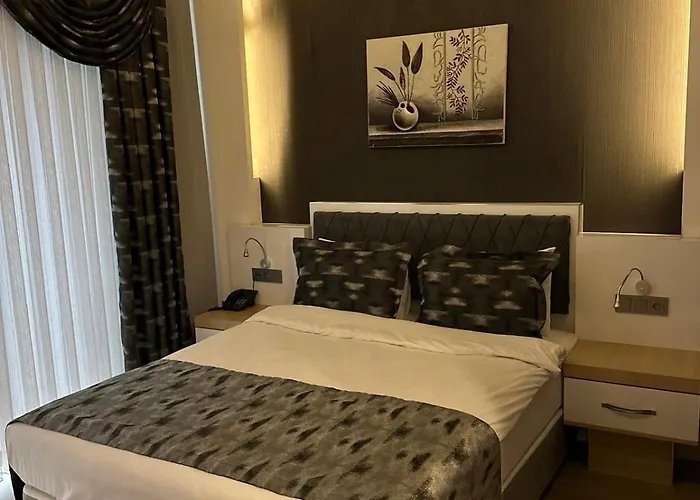 Golden Rose Deluxe 3*