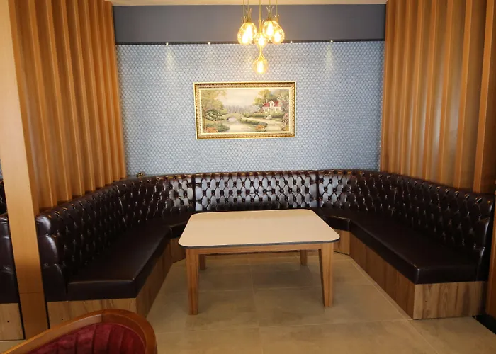 Golden Rose Deluxe Hotel 3*